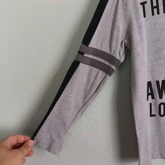 STAR WARS Kids Gray Long Sleeve Shirt Top 5/6‎ "This Is What Awesome Looks Like" - Picture 4 of 5